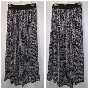 LulaRoe Black White Maxi Skirt XS